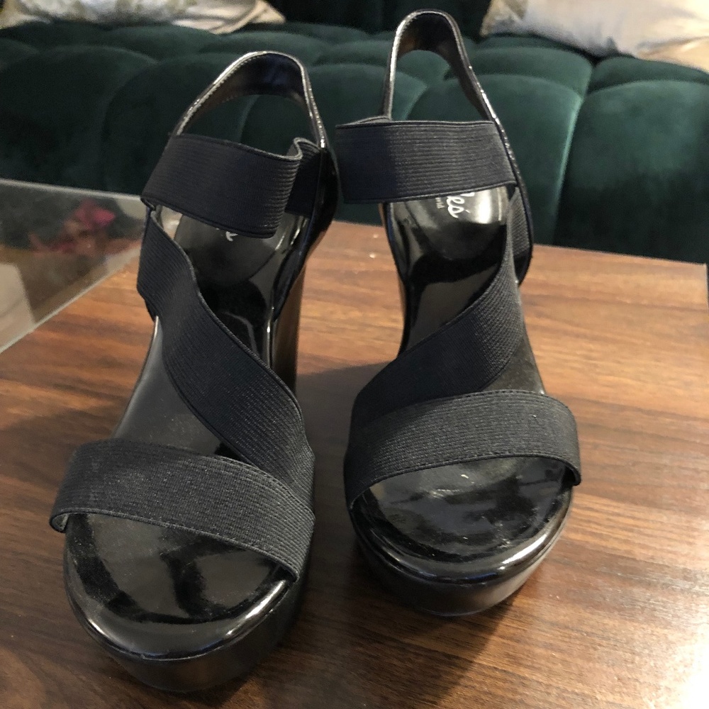 Charles David Black Wedges Size 6